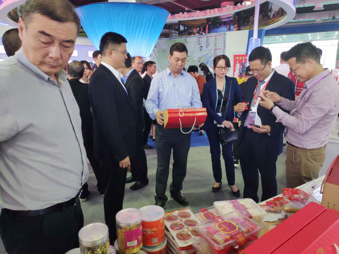 永佳食品商貿(mào)攜“印象石獅”伴手禮參展海絲博覽會(huì)